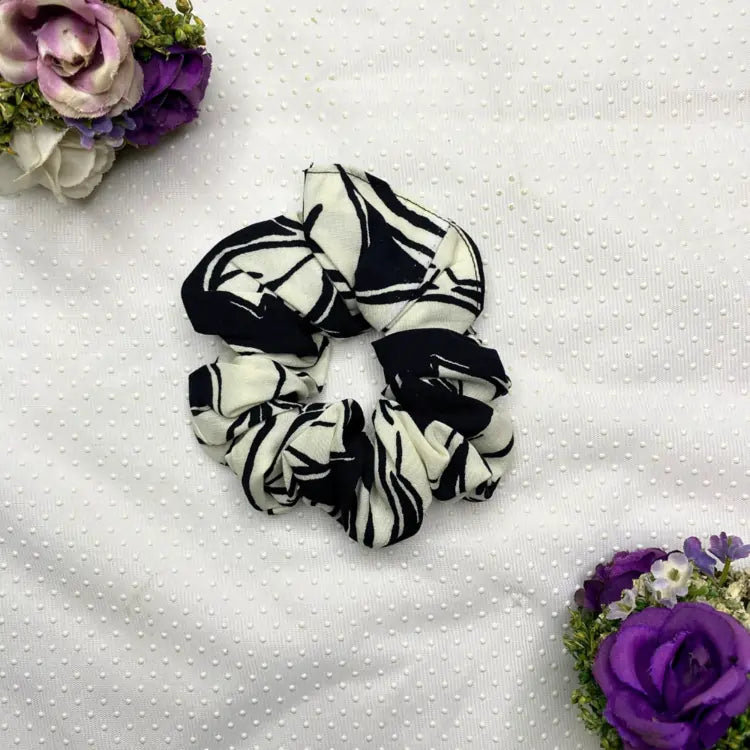 SCRUNCHIES - BLACK PRINTED